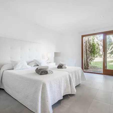 Can Canaver Villa *