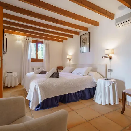 Can Canaver Villa *