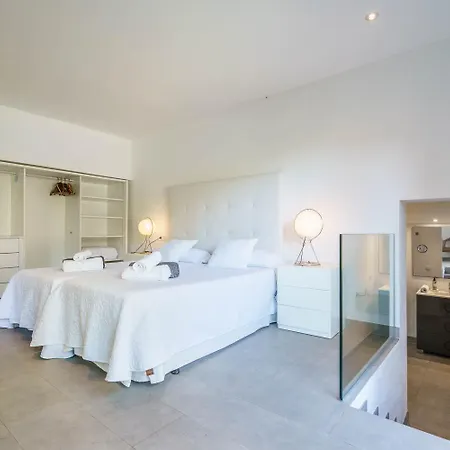 Can Canaver Villa *